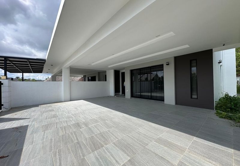 Sierra, Bukit Banyan