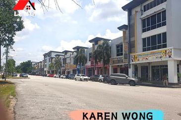 Bandar Laguna Merbok