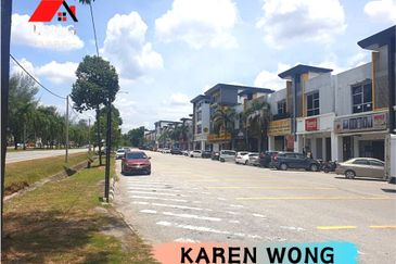 Bandar Laguna Merbok