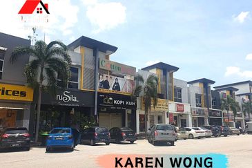 Bandar Laguna Merbok