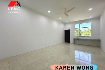 RENOVATED & GOOD CONDITIONS 1 Storey SEMI DETACHED for Sale