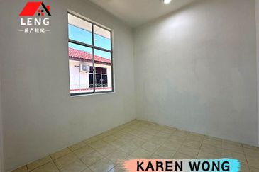 RENOVATED & GOOD CONDITIONS 1 Storey SEMI DETACHED for Sale