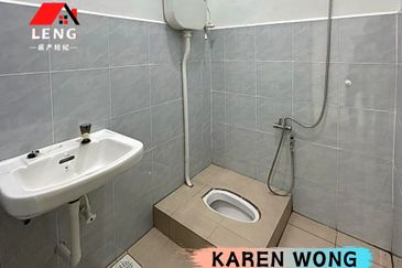 RENOVATED & GOOD CONDITIONS 1 Storey SEMI DETACHED for Sale