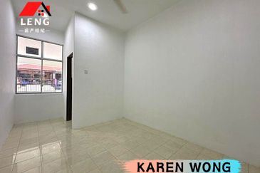 RENOVATED & GOOD CONDITIONS 1 Storey SEMI DETACHED for Sale