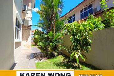 Bandar Laguna Merbok