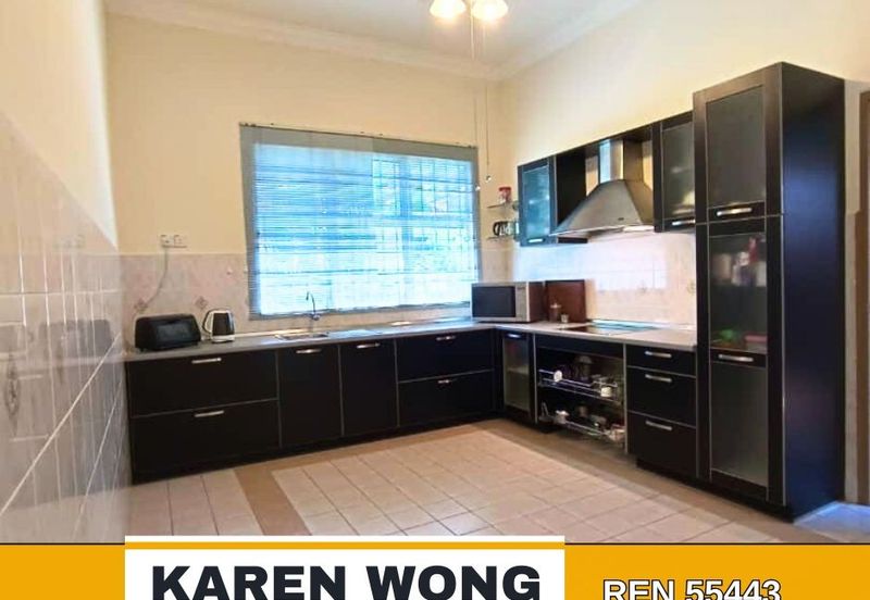 Bandar Laguna Merbok