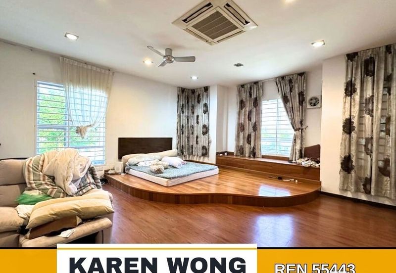 Bandar Laguna Merbok