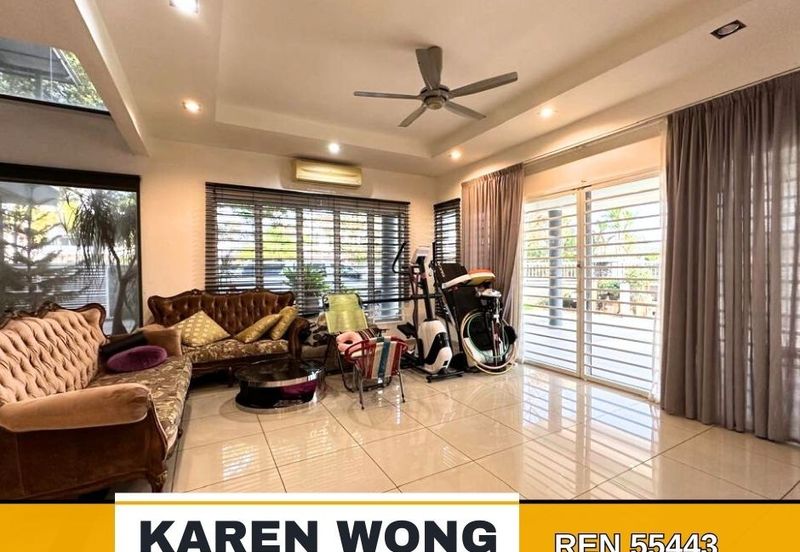 Bandar Laguna Merbok