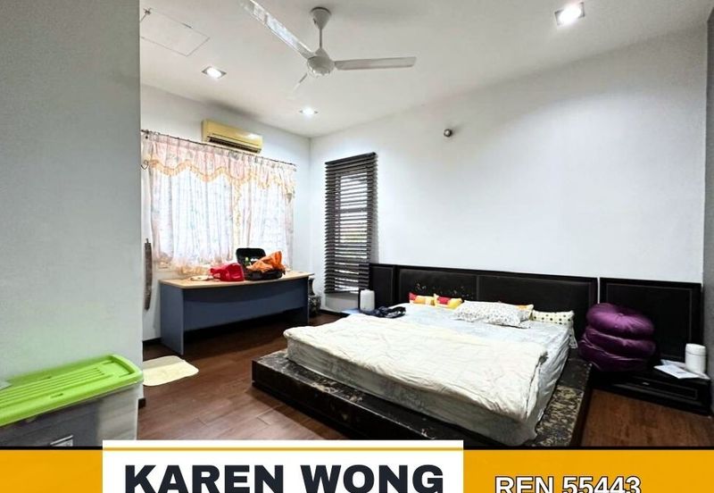 Bandar Laguna Merbok