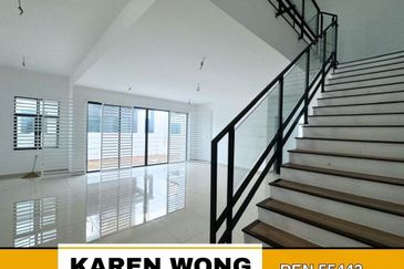 Sierra, Bukit Banyan