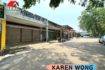 GOOD PRICE 1.5 Storey Terrace Shoplot for Sale @ TAMAN SEMARAK Near Padang Temusu