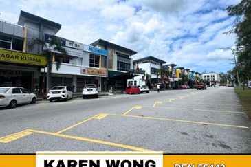 Bandar Laguna Merbok