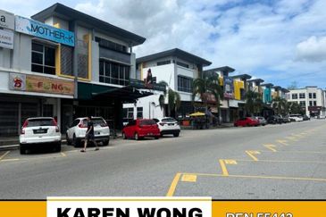 Bandar Laguna Merbok