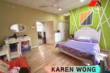 Bandar Laguna Merbok