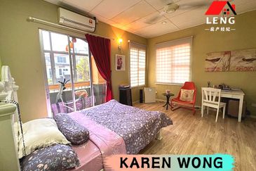 Bandar Laguna Merbok