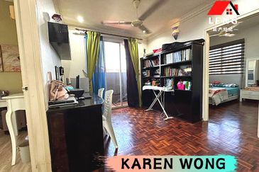 Bandar Laguna Merbok