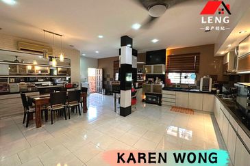 Bandar Laguna Merbok