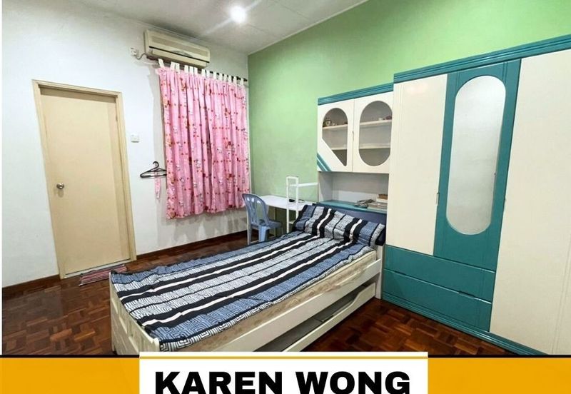 Bandar Laguna Merbok