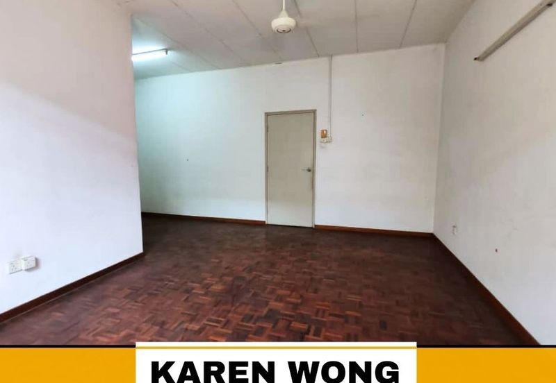 Bandar Laguna Merbok