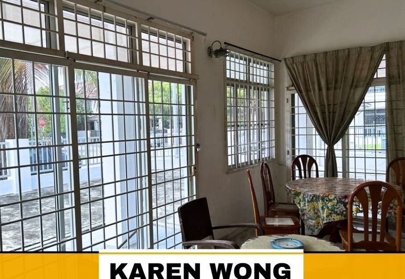 Bandar Laguna Merbok