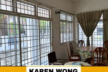 Bandar Laguna Merbok