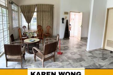 Bandar Laguna Merbok