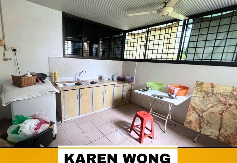 Bandar Laguna Merbok