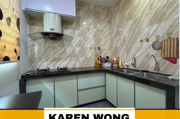 Bandar Laguna Merbok