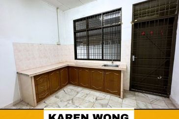 PRIME AREA TAMAN INTAN 1 Storey SEMI DETACHED for Sale