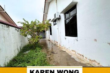 PRIME AREA TAMAN INTAN 1 Storey SEMI DETACHED for Sale