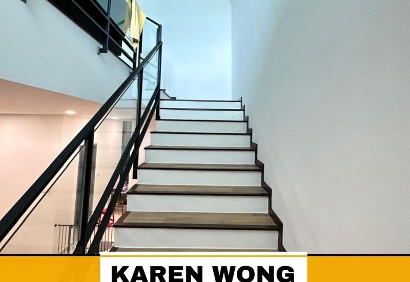 FULLY RENOVATED SIERRA BUKIT BANYAN 2 Storey SEMi DETACHED for Sale