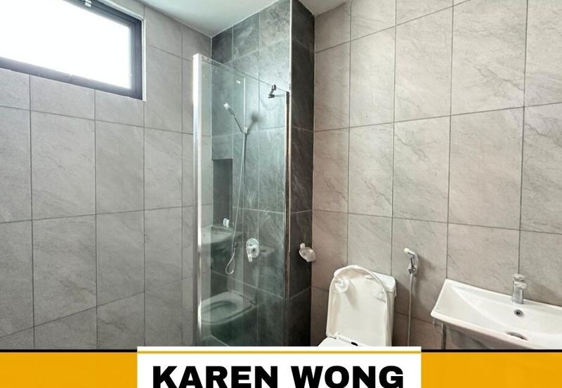 FULLY RENOVATED SIERRA BUKIT BANYAN 2 Storey SEMi DETACHED for Sale