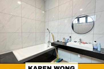 FULLY RENOVATED SIERRA BUKIT BANYAN 2 Storey SEMi DETACHED for Sale