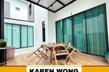 FULLY RENOVATED SIERRA BUKIT BANYAN 2 Storey SEMi DETACHED for Sale