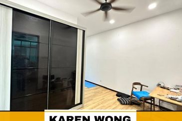 FULLY RENOVATED SIERRA BUKIT BANYAN 2 Storey SEMi DETACHED for Sale