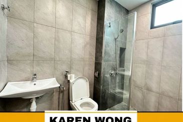 FULLY RENOVATED SIERRA BUKIT BANYAN 2 Storey SEMi DETACHED for Sale