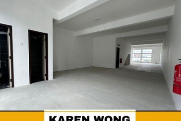 FACING MAINROAD TAMAN CENGAL JAYA BRAND NEW SHOPLOT for Rent