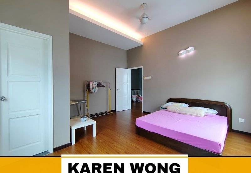 Bandar Laguna Merbok