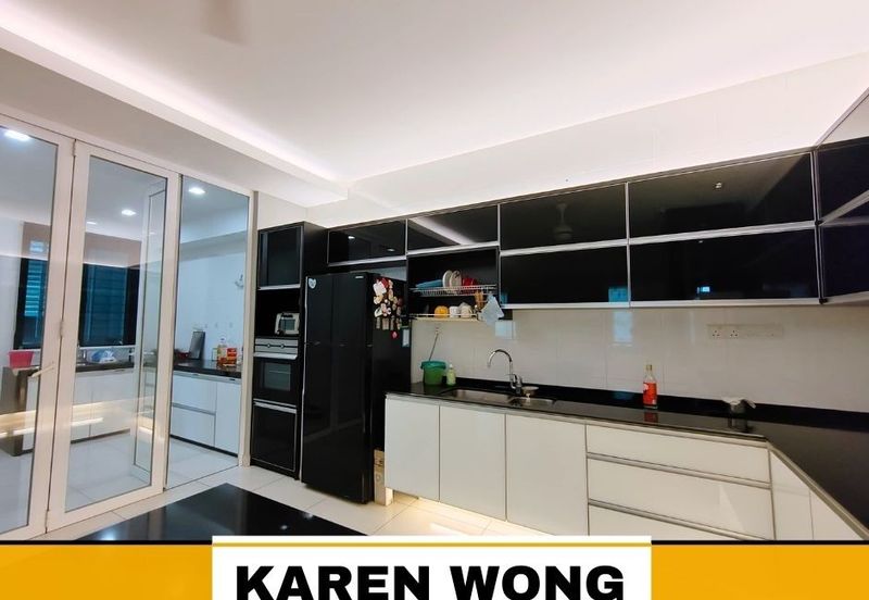 Bandar Laguna Merbok