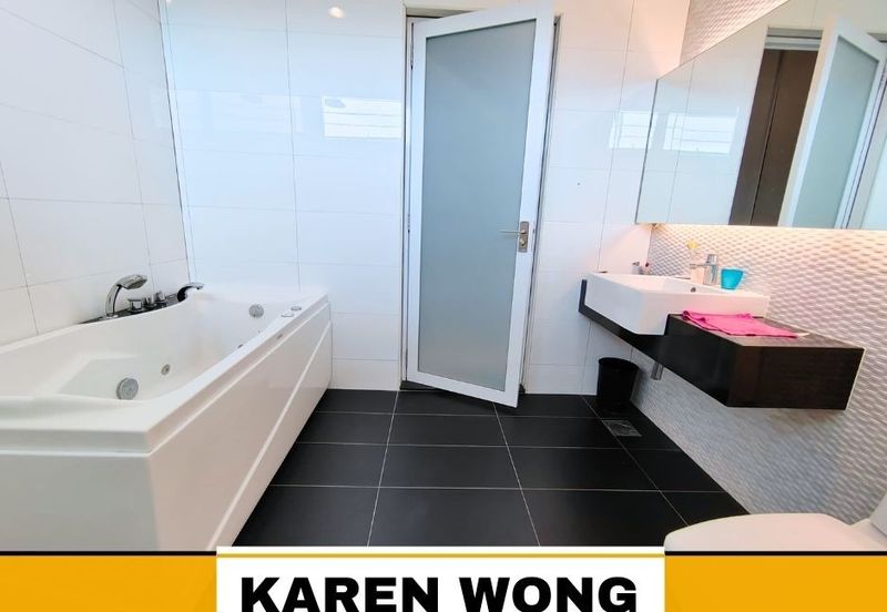 Bandar Laguna Merbok