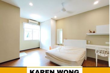 Bandar Laguna Merbok