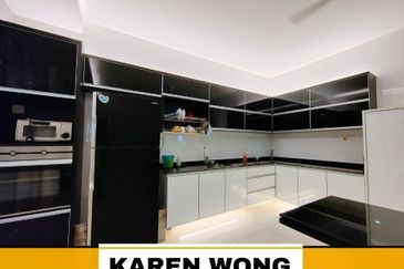 Bandar Laguna Merbok