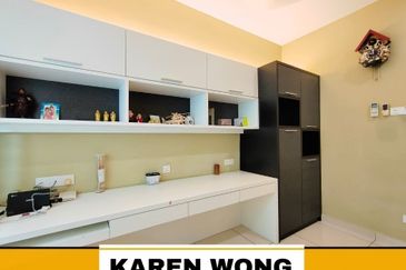 Bandar Laguna Merbok