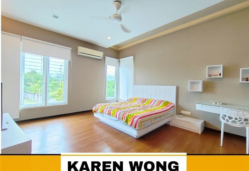 Bandar Laguna Merbok