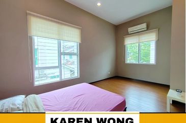 Bandar Laguna Merbok