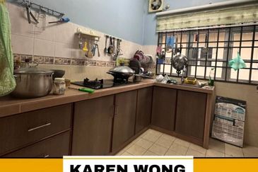 Bandar Laguna Merbok