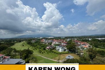 FULLY FURNISHED CONDO for Rent @ MIDDLE FLOOR SKY RESIDENCES GOLF CLUB