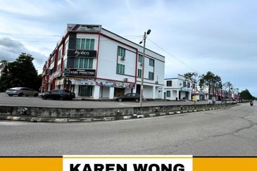 TAMAN SONGKET INDAH FACING MAINROAD GROUND FLOOR Shoplot for Rent