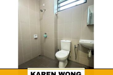 PARTLY FURNISHED AZELIA BUKIT BANYAN Fully Gated & Guarded 2 Storey Terrace for RENT