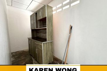 ENDLOT PARTLY FURNISHED TAMAN MUTIARA 1 Storey Terrace House for RENT